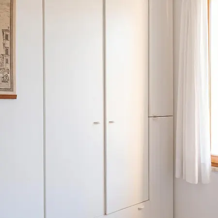 Charming In - 38 M² - Parking 아파트